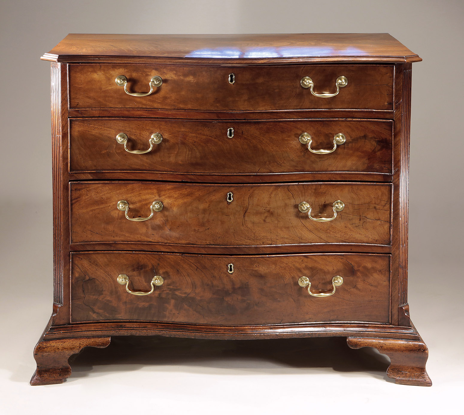 Fine_Early_George_III_Mahogany_Serpentine_Chest_c1760_frontal_1550w