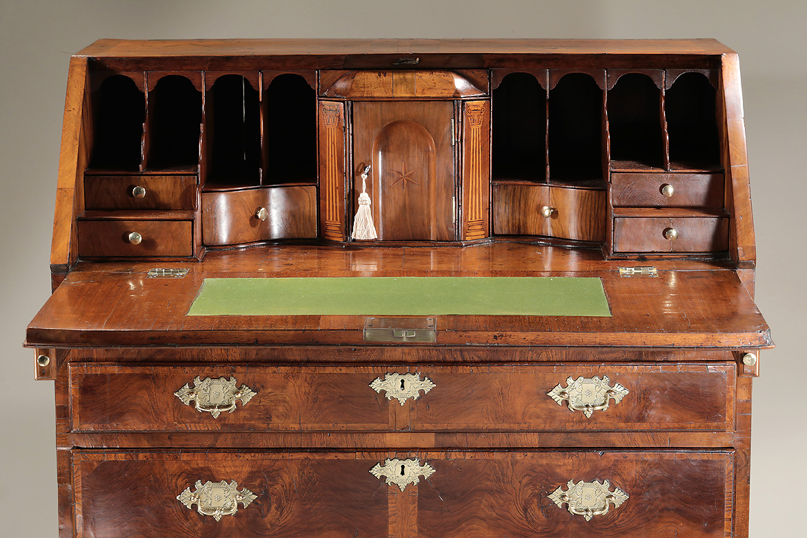 George I Walnut & Oyster-Veneered Walnut Bureau, England 1720, interior fitted compartments