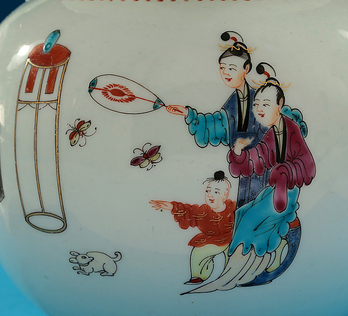 First Period Worcester Teapot & Cover, "Chinese Family", England, c1760-65 , painting detail