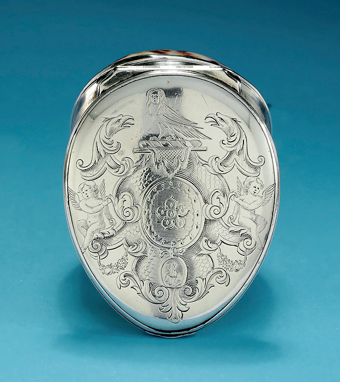 George I Silve-Mounted Cowrie Shell Snuff Box, Arms of Ashley or Ashby Ledgers