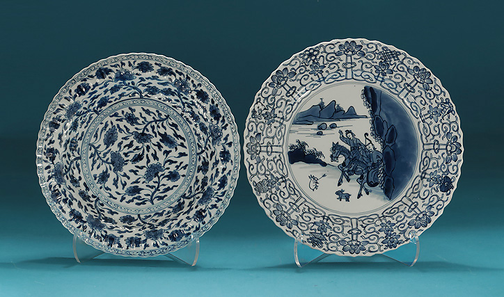 Two Kangxi Blue & White Fluted & Moulded Plates, One with Hunt Scene, c1680-1700