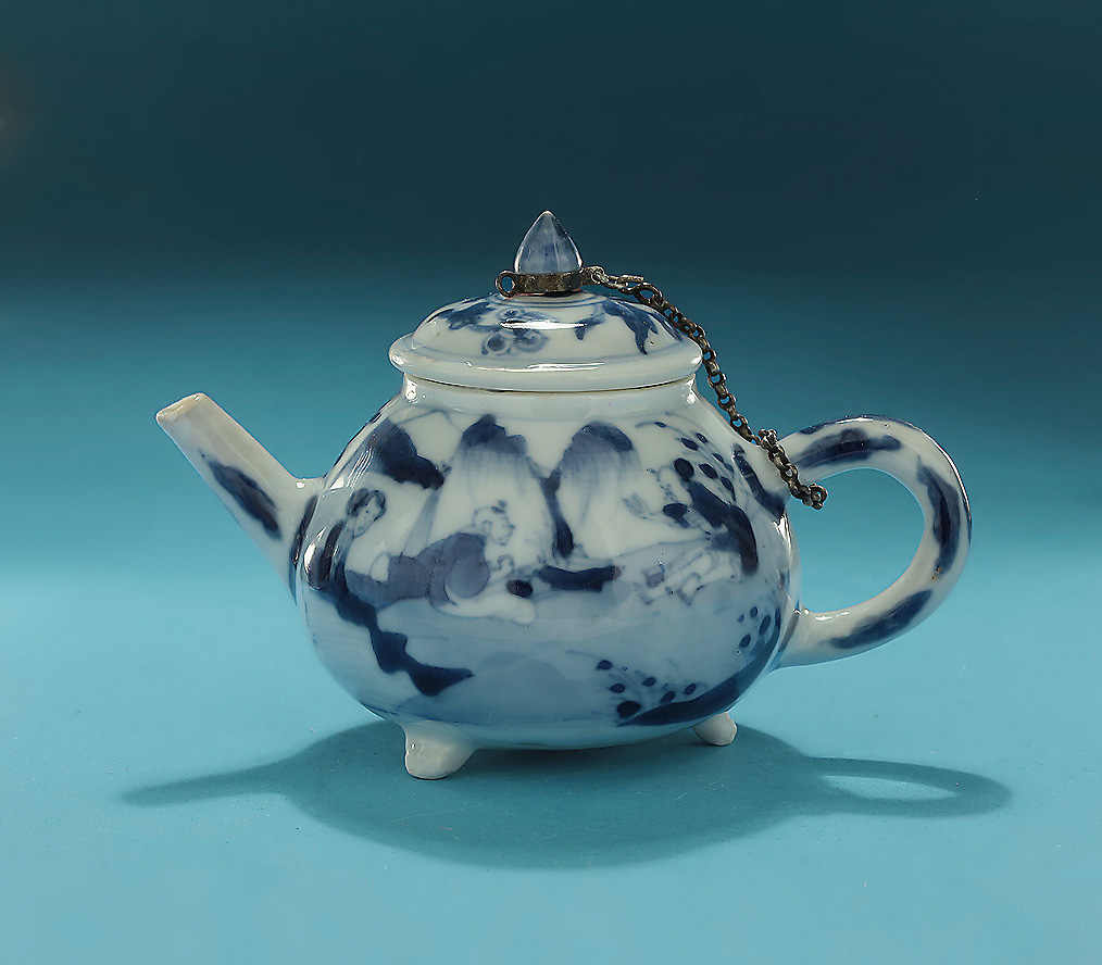 Rare Kangxi  Blue & White Tripod Teapot, China c1662-1690
