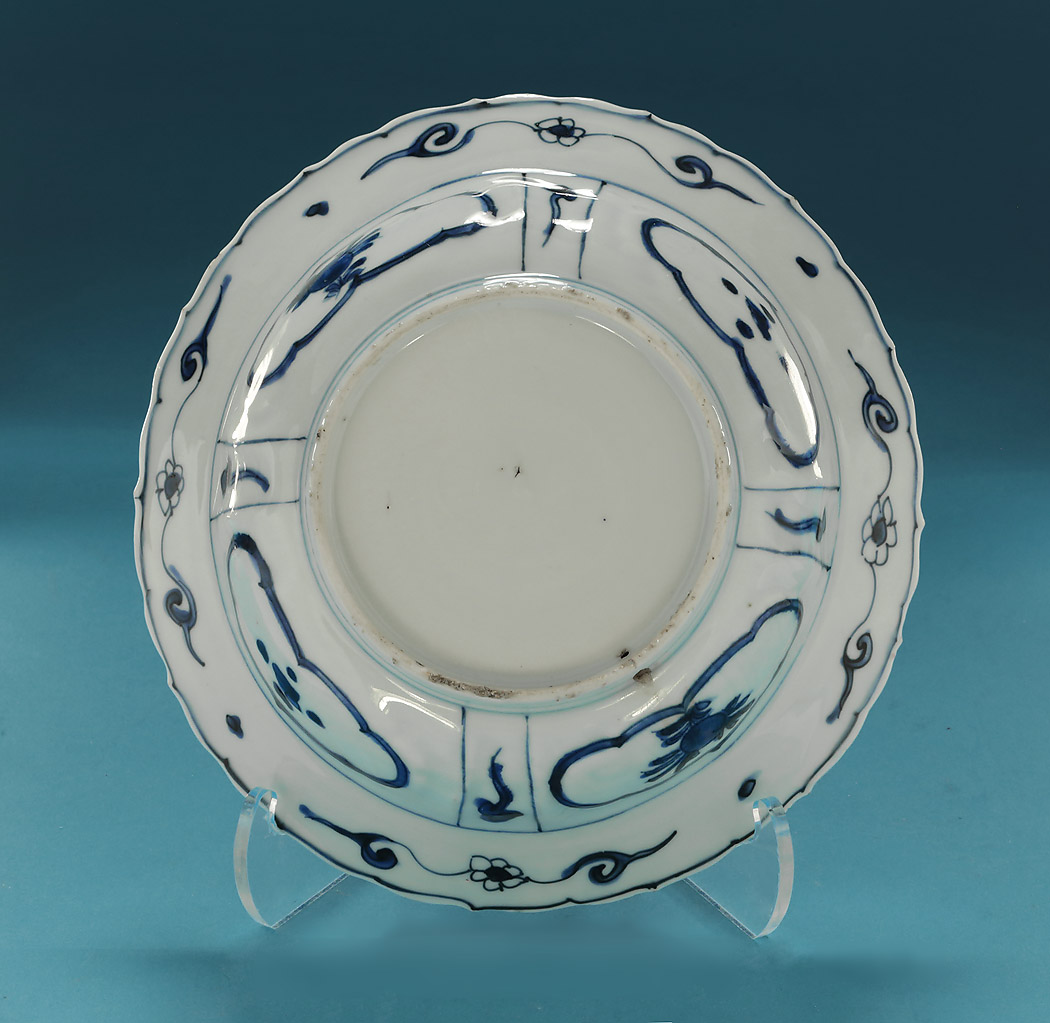 Ming Dynasty Large Porcelain Klapmuts Bowl, Grasshopper with Toatie Masks, Wanli, Rinaldi, Group V, c1600-20 
