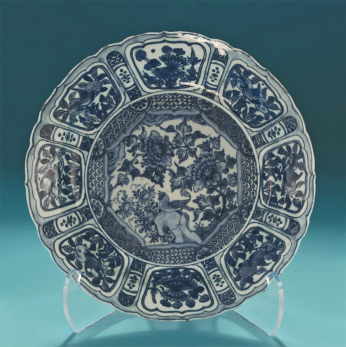 Ming DynastyKraak Porcelain Charger, Wanli, Jingdezhen, c1595-1610,  Rinaldi Border VII.1 