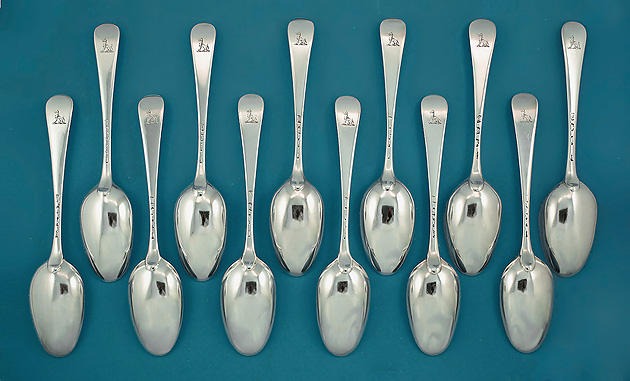 Straight Set of 12 George III Silver Hanoverian Tablespoons, Isaac Callard, 1757, crested en suite