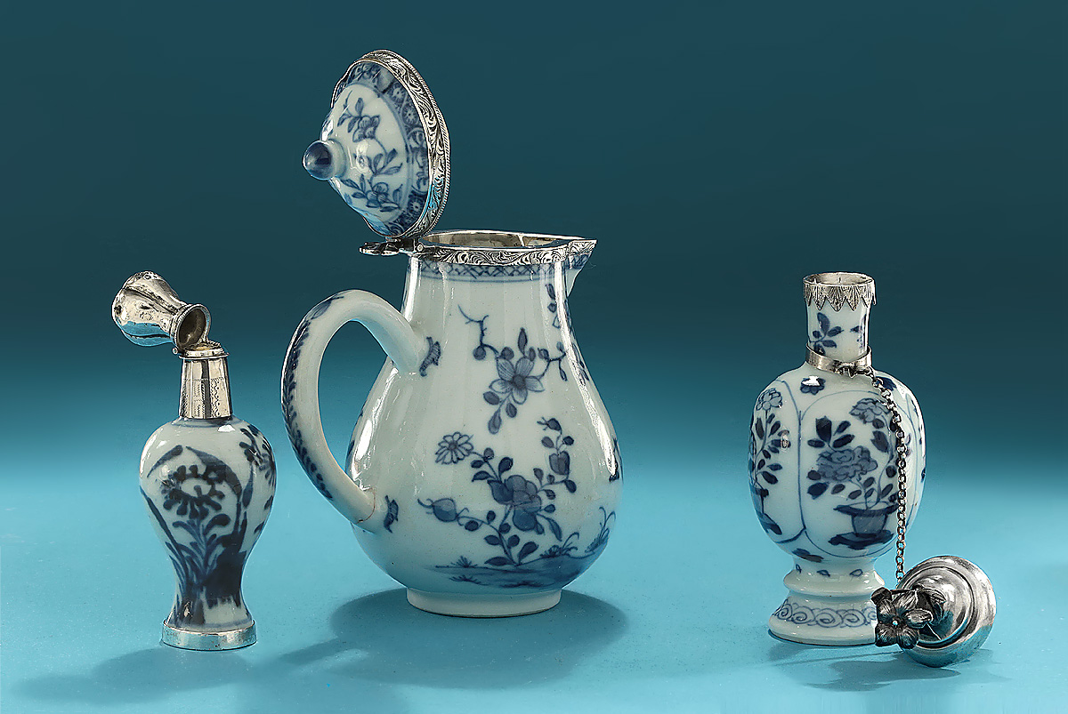 Three Kangxi / Yongzheng Silver-Mounted Blue & White Small Porcelains, covers open